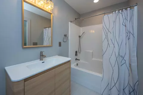 Bath - 2475 Cedar Path, Shoreham, MI 49085 photo 8 of 10