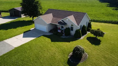 707 Tulip Dr, Three Oaks, MI 49128