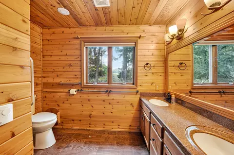 Bath - 61519 Neaman Rd, Lockport, MI 49042 photo 3 of 5