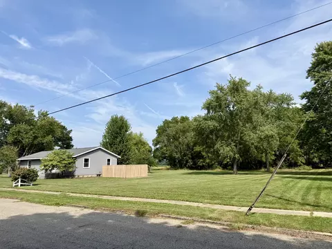 240 Sherman St, Bronson, MI 49028
