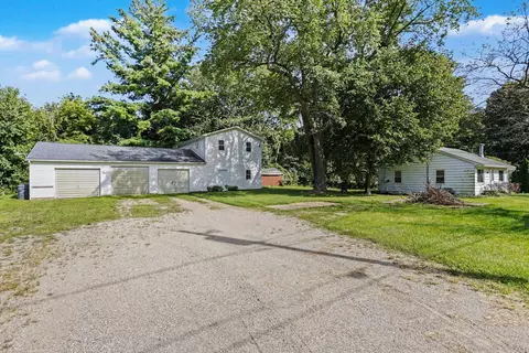 9215 1st St, Oronoko, MI 49103