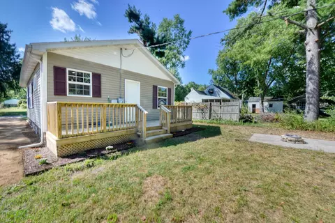 Exterior - 1621 Maple St, Niles, MI 49120 photo 6 of 12