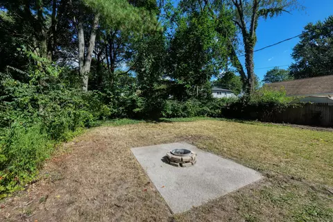 Exterior - 1621 Maple St, Niles, MI 49120 photo 8 of 12