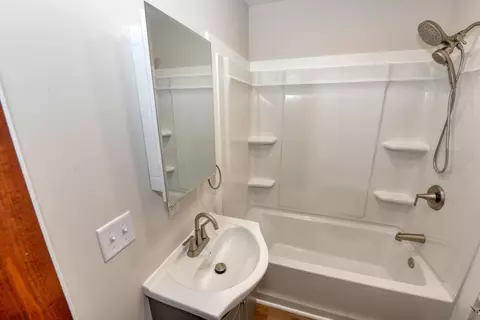 Bath - 1621 Maple St, Niles, MI 49120 photo 1 of 1