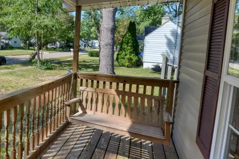 Exterior - 1621 Maple St, Niles, MI 49120 photo 10 of 12