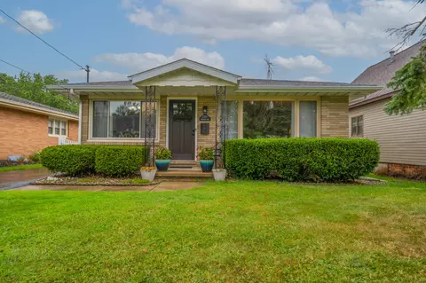 Exterior - 1307 Marion Ave, St. Joseph, MI 49085 photo 2 of 5