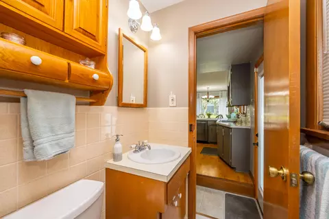 Bath - 1307 Marion Ave, St. Joseph, MI 49085 photo 1 of 3