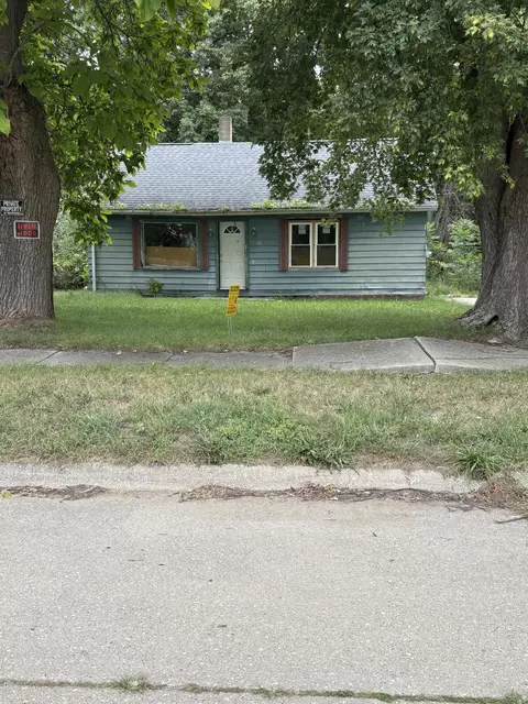 911 Waukonda Ave, Benton, MI 49022