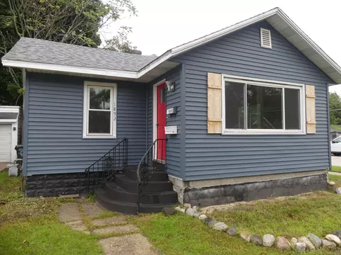 1892 Wood St, Muskegon, MI 49442