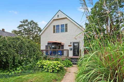 562 Kalamazoo St, South Haven, MI 49090