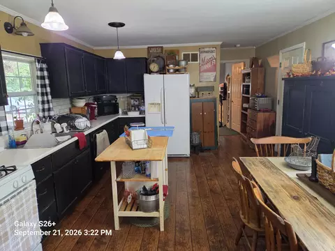 Kitchen - 15995 Guyer St, Porter, MI 49130 photo 2 of 3