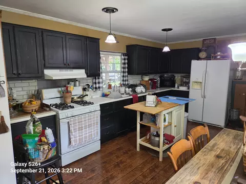 Kitchen - 15995 Guyer St, Porter, MI 49130 photo 1 of 3