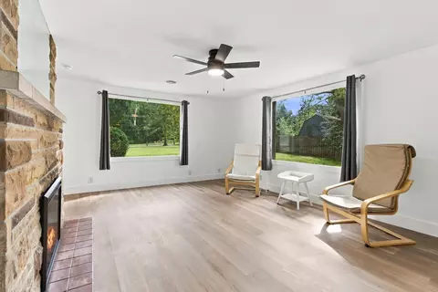 Living - 1716 S 3rd St, Niles, MI 49120 photo 4 of 4