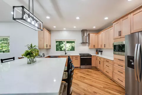 Kitchen - 15741 Auld Way, Chikaming, MI 49129 photo 3 of 4