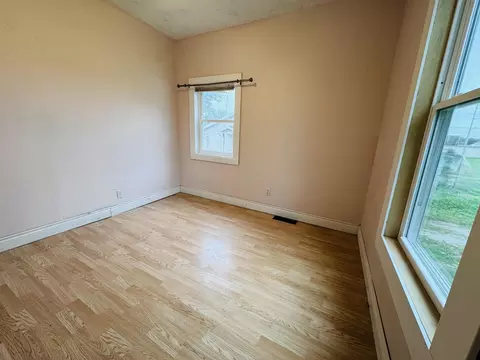 Bedroom - 6610 E Berrien St, Eau Claire, MI 49111 photo 1 of 6