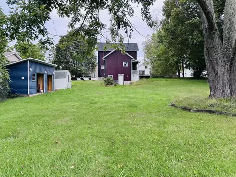 Exterior - 6610 E Berrien St, Eau Claire, MI 49111 photo 5 of 6