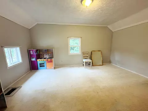 Bedroom - 6610 E Berrien St, Eau Claire, MI 49111 photo 3 of 6
