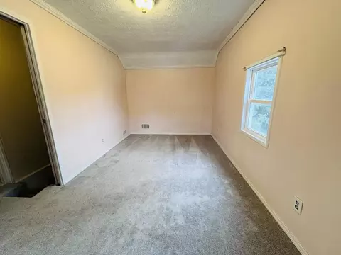 Bedroom - 6610 E Berrien St, Eau Claire, MI 49111 photo 5 of 6