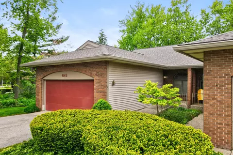 643 Crestview St, Holland, MI 49423