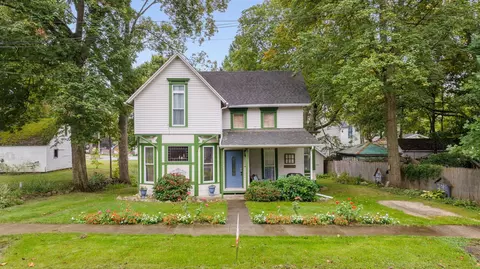 208 E Jefferson St, Cassopolis, MI 49031