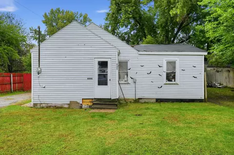 6355 E Ivy Ct, Eau Claire, MI 49111