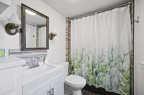 Bath - 106 Lagrange St, Dowagiac, MI 49047 photo 1 of 3