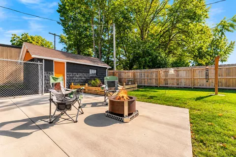 Exterior - 106 Lagrange St, Dowagiac, MI 49047 photo 5 of 11