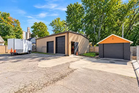 Exterior - 106 Lagrange St, Dowagiac, MI 49047 photo 2 of 11