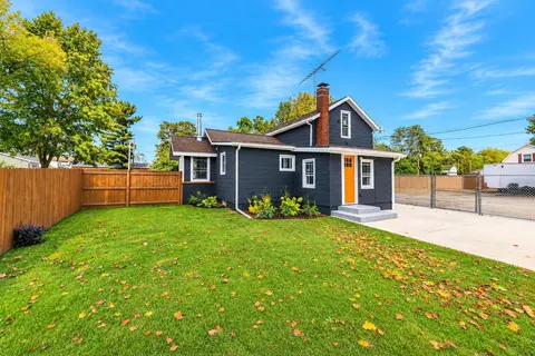 Exterior - 106 Lagrange St, Dowagiac, MI 49047 photo 8 of 11