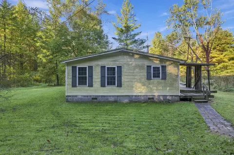 Exterior - 1053 Able Rd, Buchanan, MI 49107 photo 3 of 17