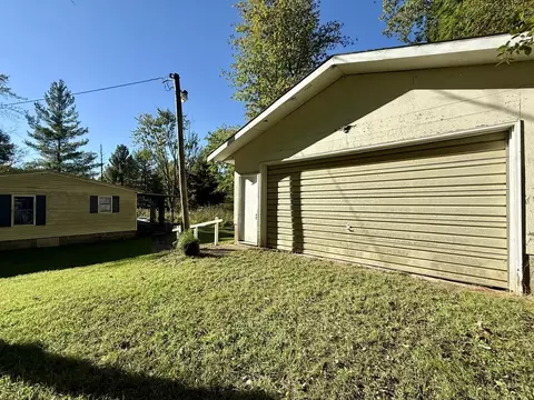 Exterior - 1053 Able Rd, Buchanan, MI 49107 photo 4 of 17