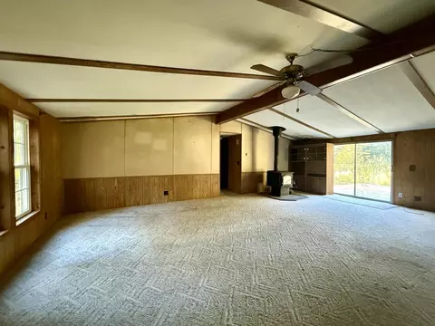 Living - 1053 Able Rd, Buchanan, MI 49107 photo 2 of 5