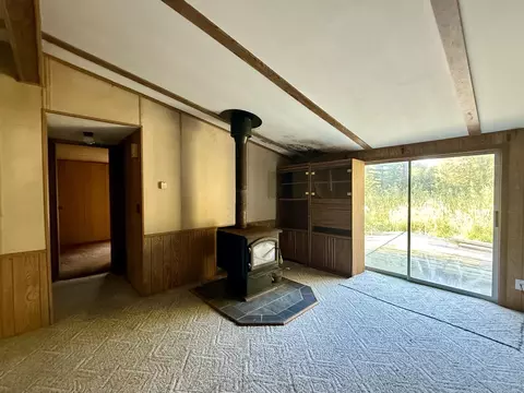 Living - 1053 Able Rd, Buchanan, MI 49107 photo 4 of 5