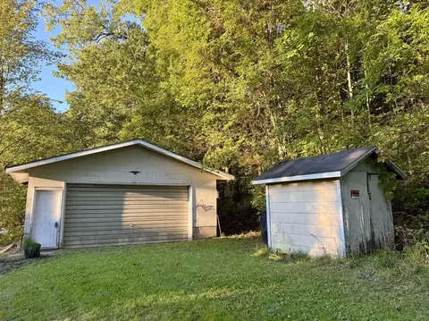 Exterior - 1053 Able Rd, Buchanan, MI 49107 photo 11 of 17