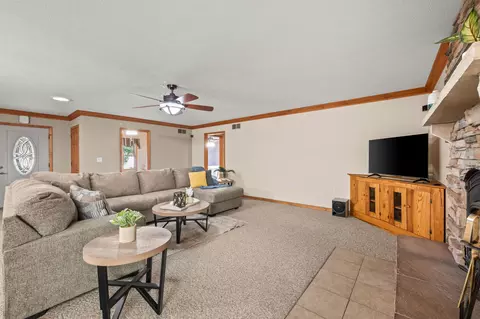 Living - 15889 N Edgewood Dr, Buchanan, MI 49107 photo 4 of 7