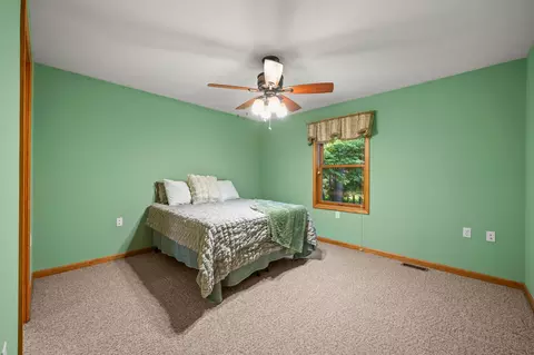 Bedroom - 15889 N Edgewood Dr, Buchanan, MI 49107 photo 5 of 8