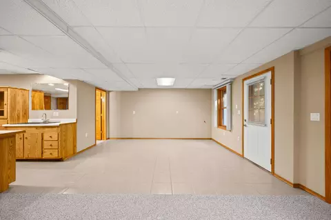 Living - 15889 N Edgewood Dr, Buchanan, MI 49107 photo 6 of 7