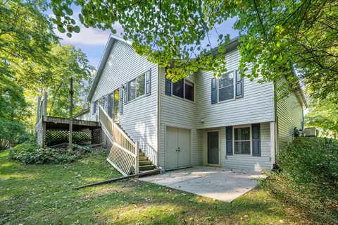 Exterior - 15889 N Edgewood Dr, Buchanan, MI 49107 photo 10 of 13