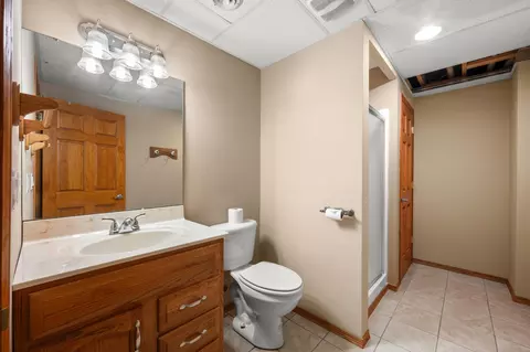 Bath - 15889 N Edgewood Dr, Buchanan, MI 49107 photo 6 of 6