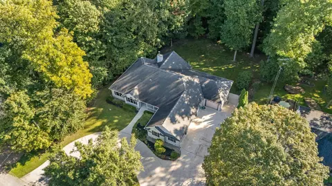 View/Area - 15889 N Edgewood Dr, Buchanan, MI 49107 photo 2 of 11