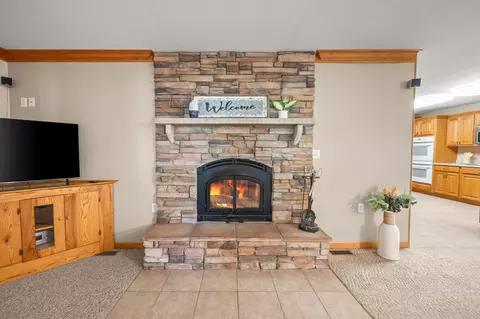 Entry Way - 15889 N Edgewood Dr, Buchanan, MI 49107 photo 2 of 5