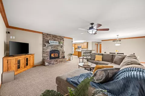 Living - 15889 N Edgewood Dr, Buchanan, MI 49107 photo 3 of 7