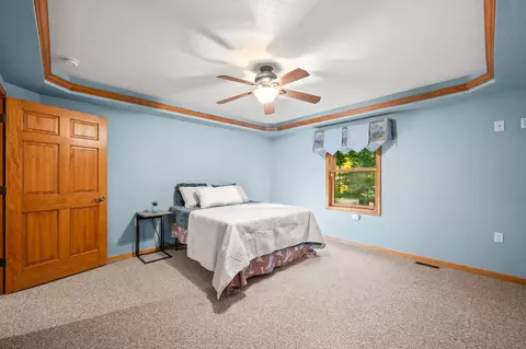 Bedroom - 15889 N Edgewood Dr, Buchanan, MI 49107 photo 2 of 8