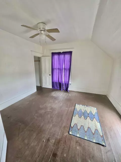 Bedroom - 1069 E Main St, Benton, MI 49022 photo 2 of 2