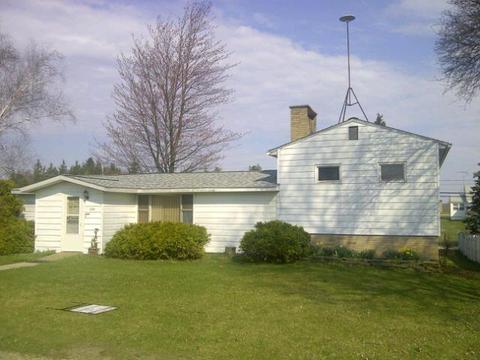 310 W Gilson St, Edmore, MI 48829 photo 1