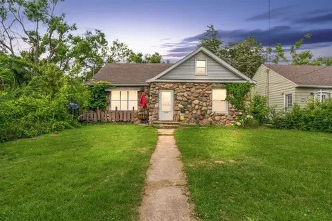 1824-1826 E South St, Jackson, MI 49203