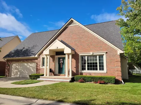 16463 Waverly Circle Unit Cir #13, Clinton Township, MI 48038