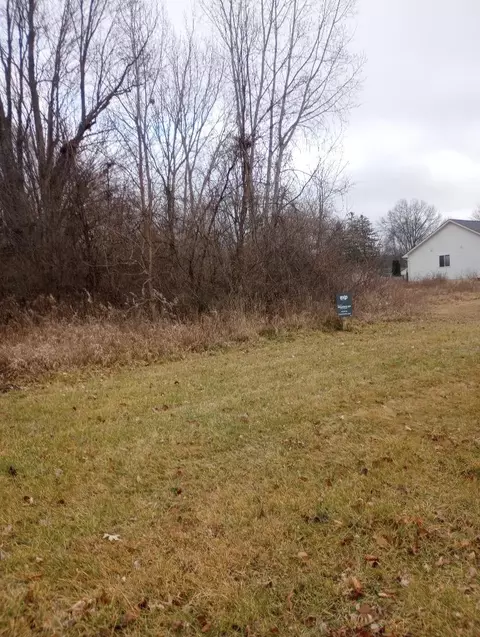 11412 Grand Oaks Dr, Vienna, MI 48420