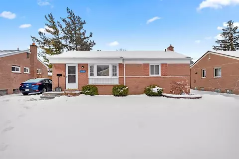 32511 Sandra Ln, Westland, MI 48185