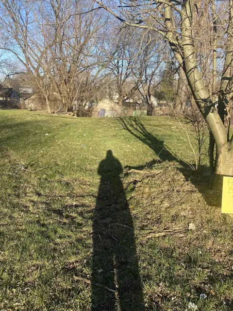 122 Summit St, Pontiac, MI 48342